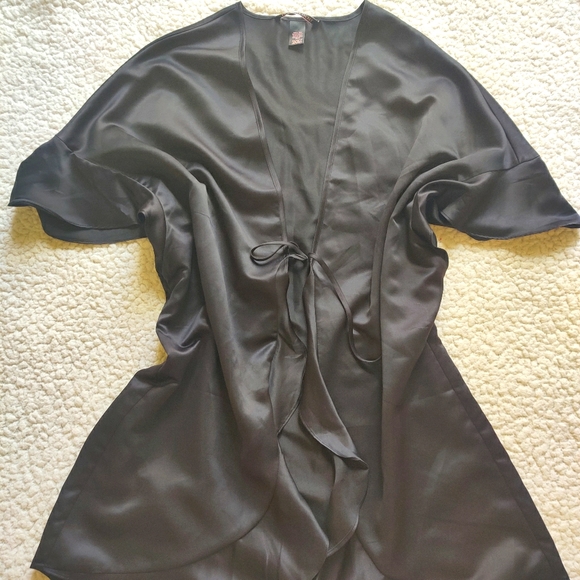 Victoria's Secret Other - Victoria's Secret robe
